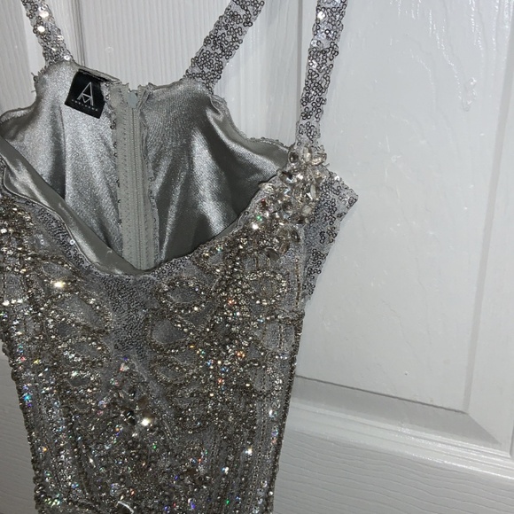 PROM DRESS!! - Picture 4 of 4